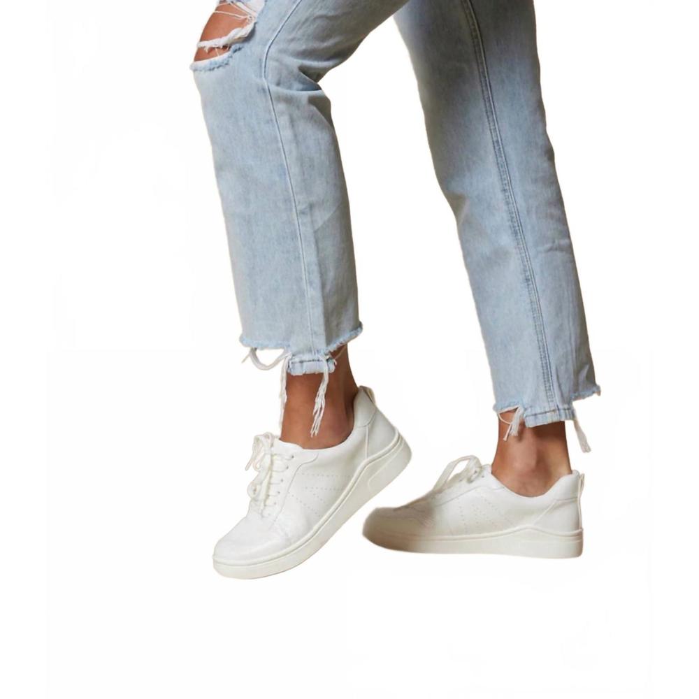 NEW MIA SHOES women's alta sneaker in white